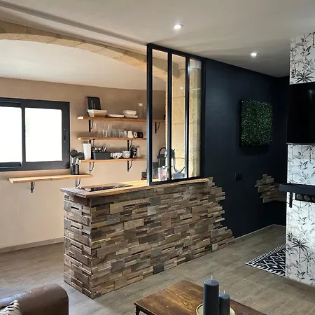 Entier, L&m, Au Centre De Sarlat, Avec Parking Prive Et A 5min De La Cite Medievale Apartment
