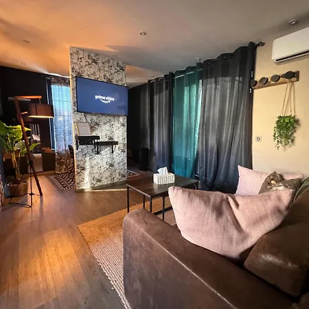 Apartment Entier, L&m, Au Centre De Sarlat, Avec Parking Prive Et A 5min De La Cite Medievale