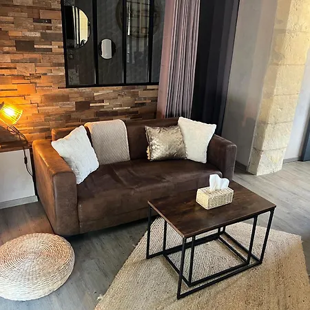 Entier, L&m, Au Centre De Sarlat, Avec Parking Prive Et A 5min De La Cite Medievale Appartement Sarlat